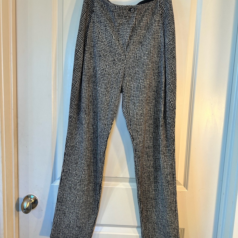 Giorgio Armani Black & White Check Virgin Wool Pleated Trouser Pants, Size 44
